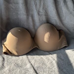 Elegant Strapless Tan Bra